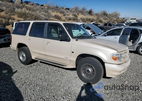 1996 Ford Explorer from USA, damaged, VIN 1FMDU35P6TZB13802